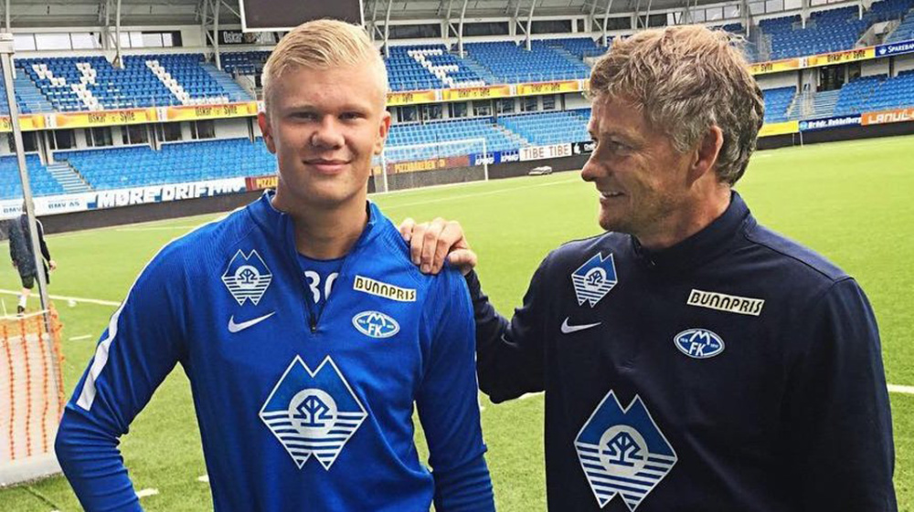 结束10场不胜！诺丁汉森林2-0波尔图，怀特、伊戈尔-热苏斯点射（终结10场不胜！诺丁汉森林2比0击退波尔图，怀特与伊戈尔-热苏斯点球建功）