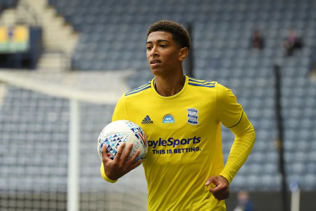 打成表演赛！徐杰单节三分6中5＊3节得到23分