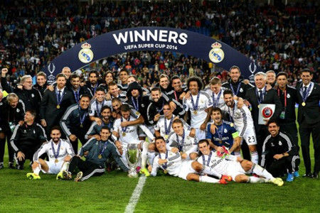 皇马本泽马梅开二度助球队获胜（本泽马双响助皇马全取三分）