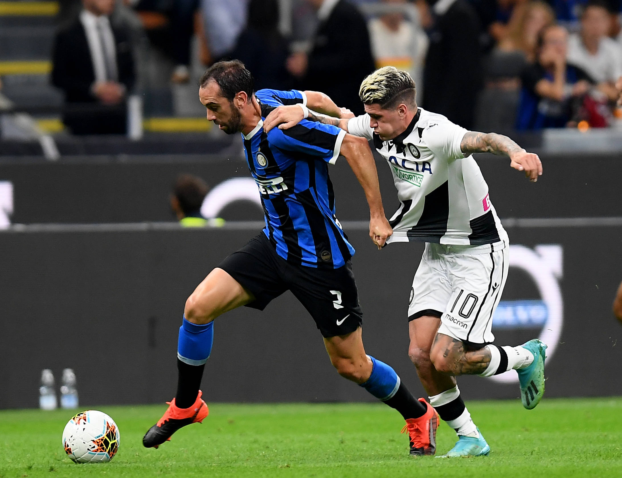 一五挡拆直接命中三分，解说：徐杰调动一五挡拆比外援还出色徐杰厉害不愧是（一五挡拆飙中三分，解说：徐杰调度胜过外援，果然厉害）