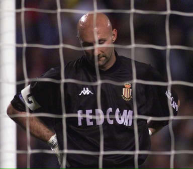 王钰栋首个主力赛季表现：共12球5助攻，荣膺中超本土金靴（王钰栋主力处子季斩12球5助，加冕中超本土金靴）