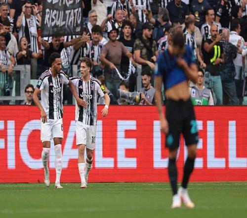 里夫斯14分7助攻＆艾顿10分，湖人半场轰出67分（里夫斯14分7助攻、艾顿10分，湖人半场轰下67分）