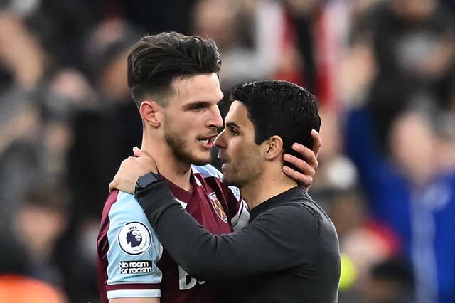 德媒：诺伊尔因为肠胃炎缺席了拜仁本周的训练（德媒：肠胃炎致诺伊尔无缘拜仁本周训练）